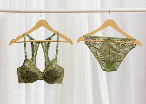 ست شورت و سوتین اسفنجی پشت قهرمانی _فروشگاه اینترنتی لاوین