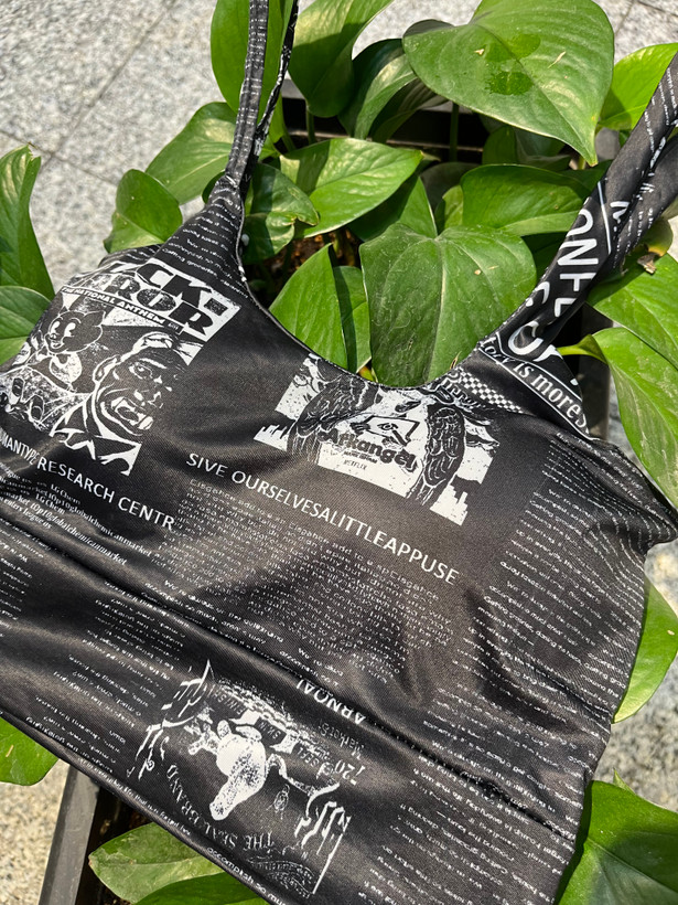 نیم تنه طرح روزنامه-فروشگاه اینترنتی لاوین گالری در شیراز