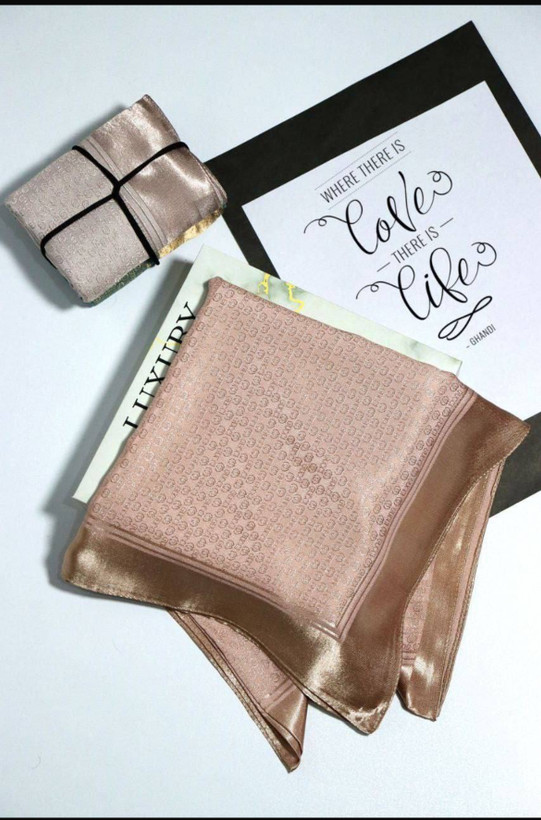 روسری قواره 120 مزونی مجلسی-فروشگاه اینترنتی لاوین گالری در شیراز